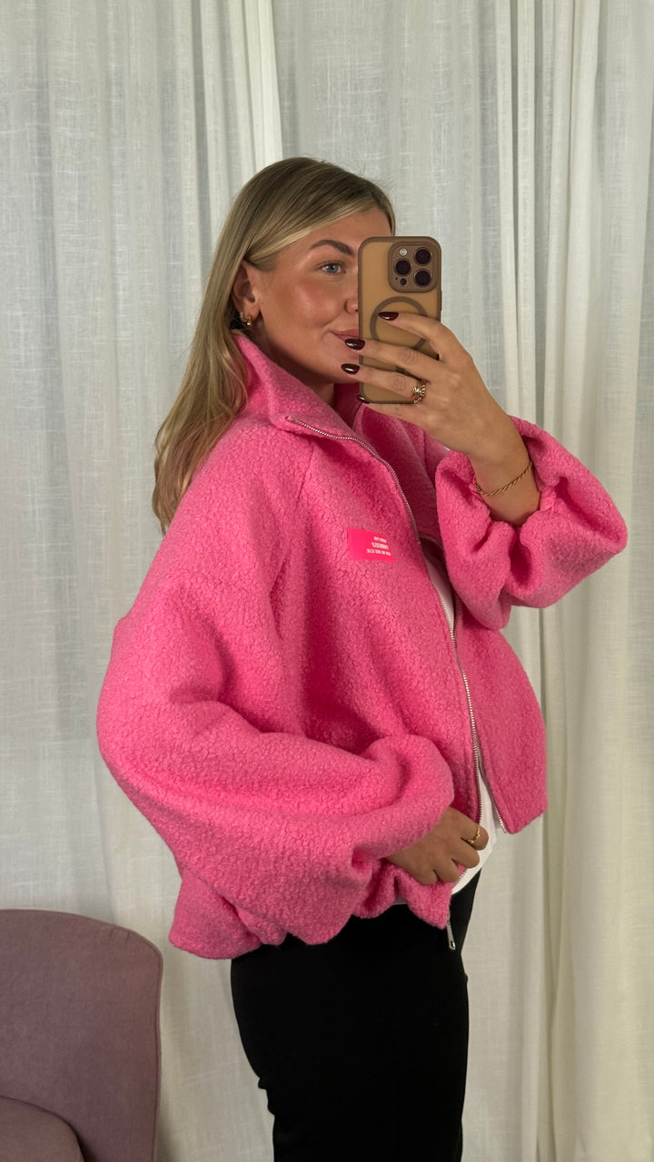 Kuschel Jacke mit Reißverschluss &amp; Patch - Pink