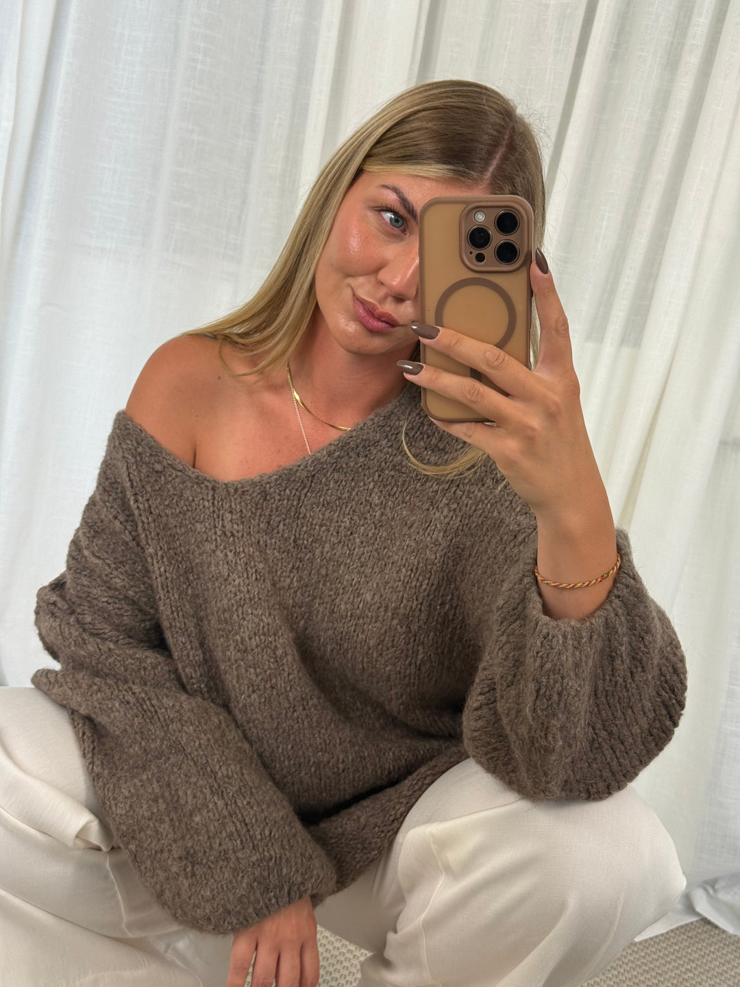 Pullover Fluffy Knit V - Dark Taupe