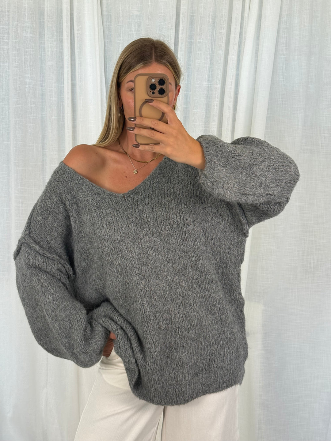 Pullover Fluffy Knit V - Grau