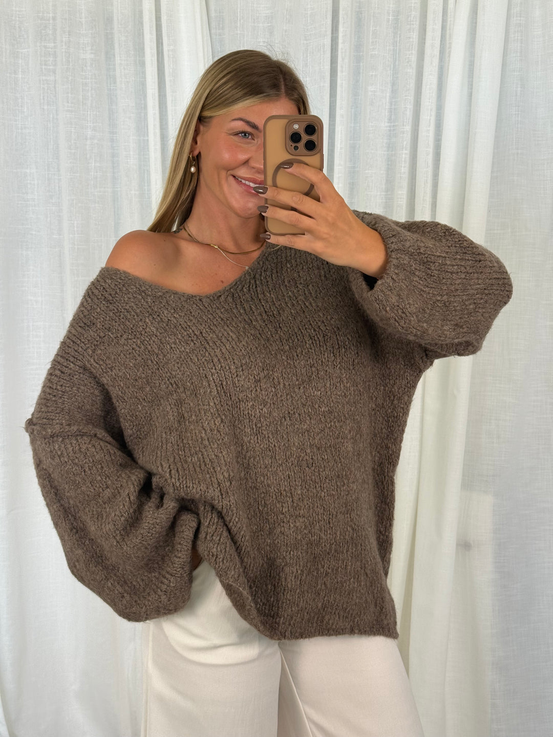 Pullover Fluffy Knit V - Dark Taupe