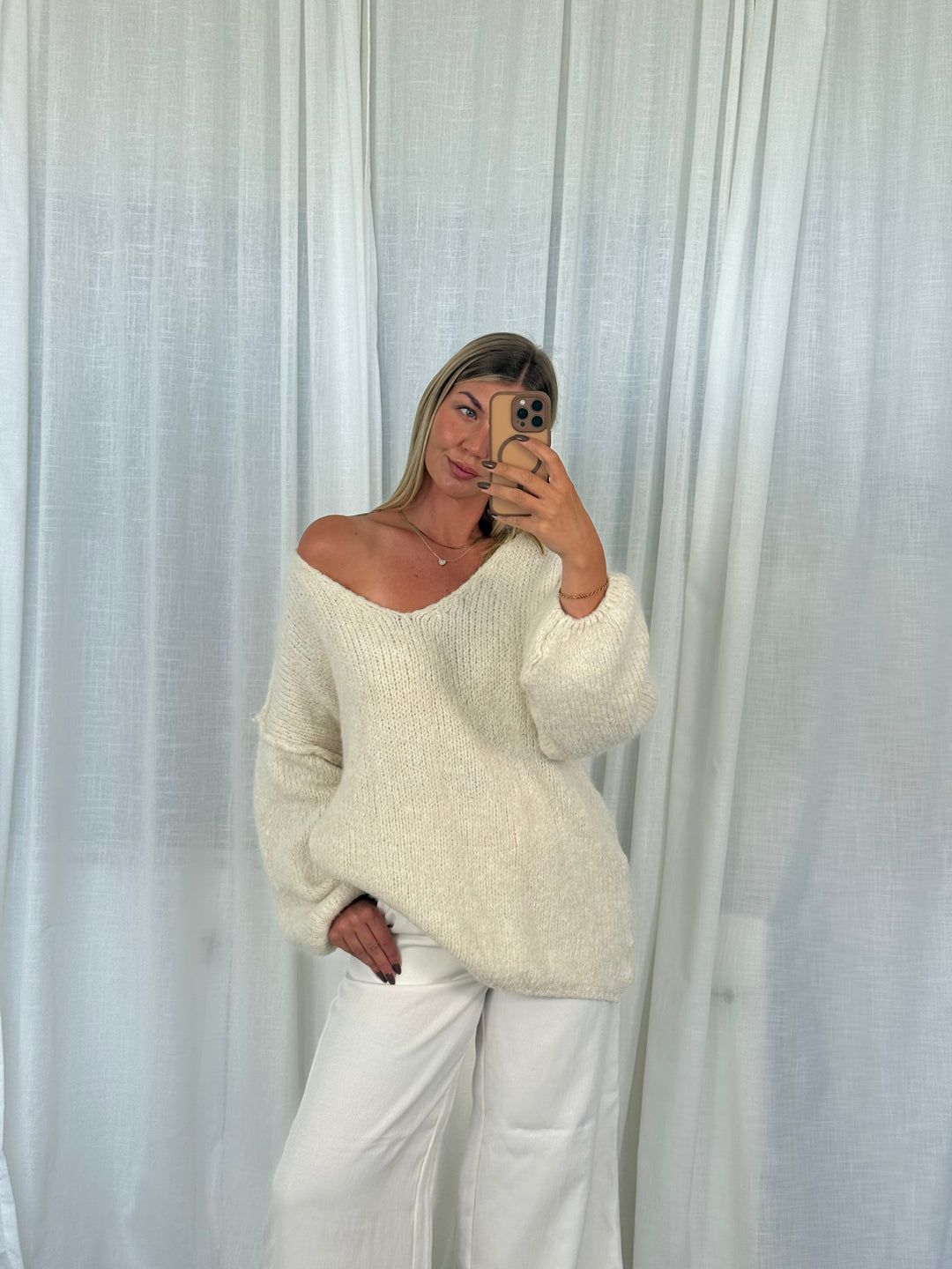 Pullover Fluffy Knit V - Weiß