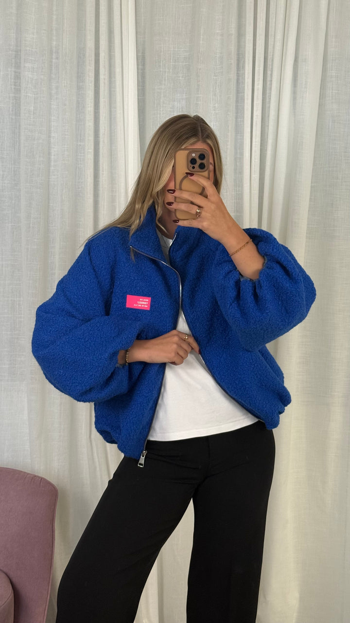 Kuschel Jacke mit Reißverschluss &amp; Patch - Königsblau