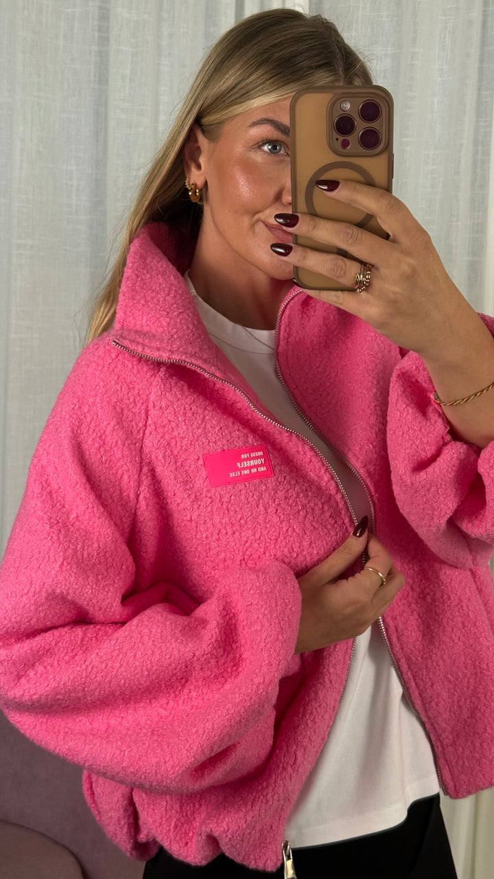 Kuschel Jacke mit Reißverschluss &amp; Patch - Pink