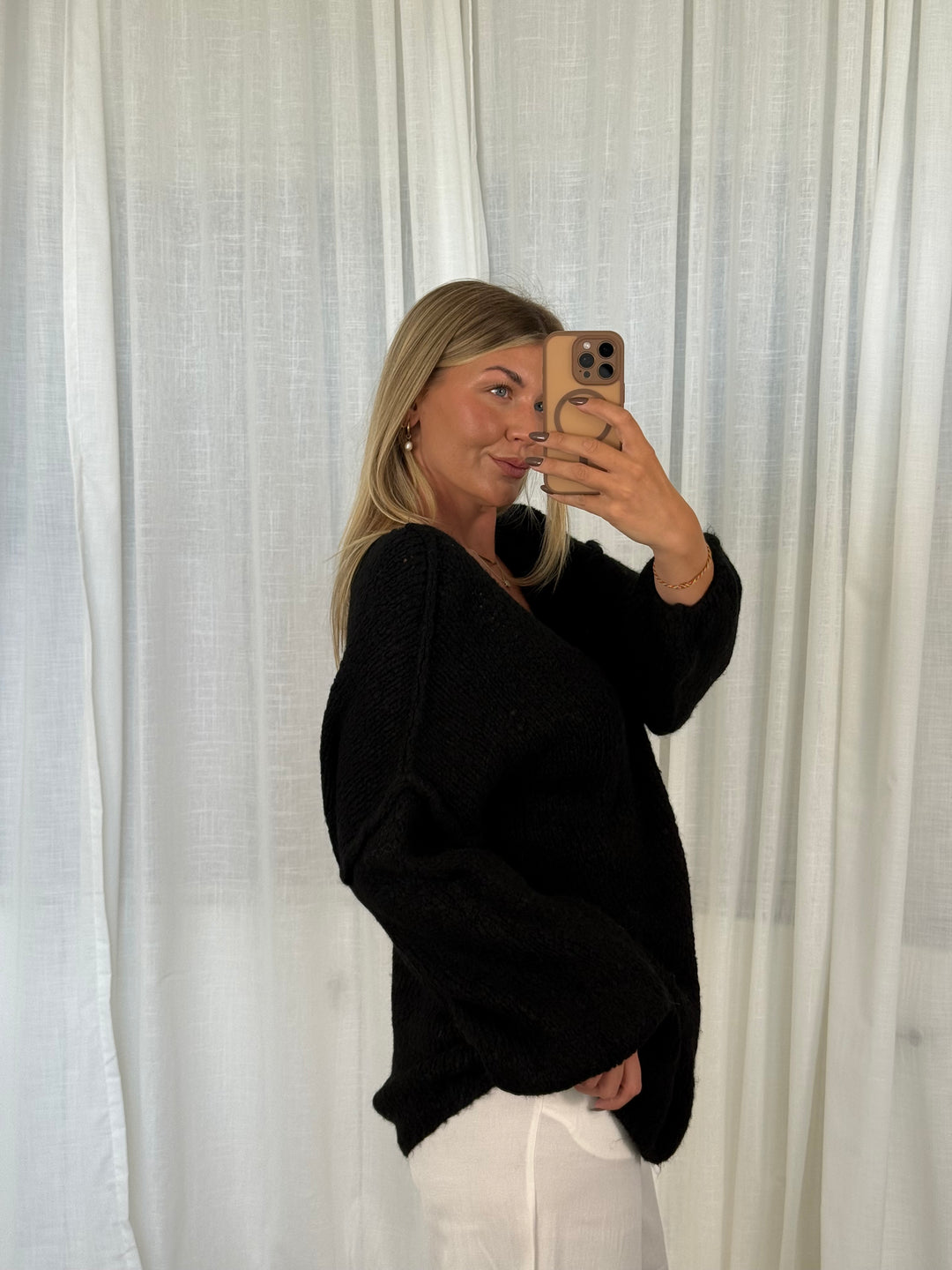 Pullover Fluffy Knit V - Schwarz