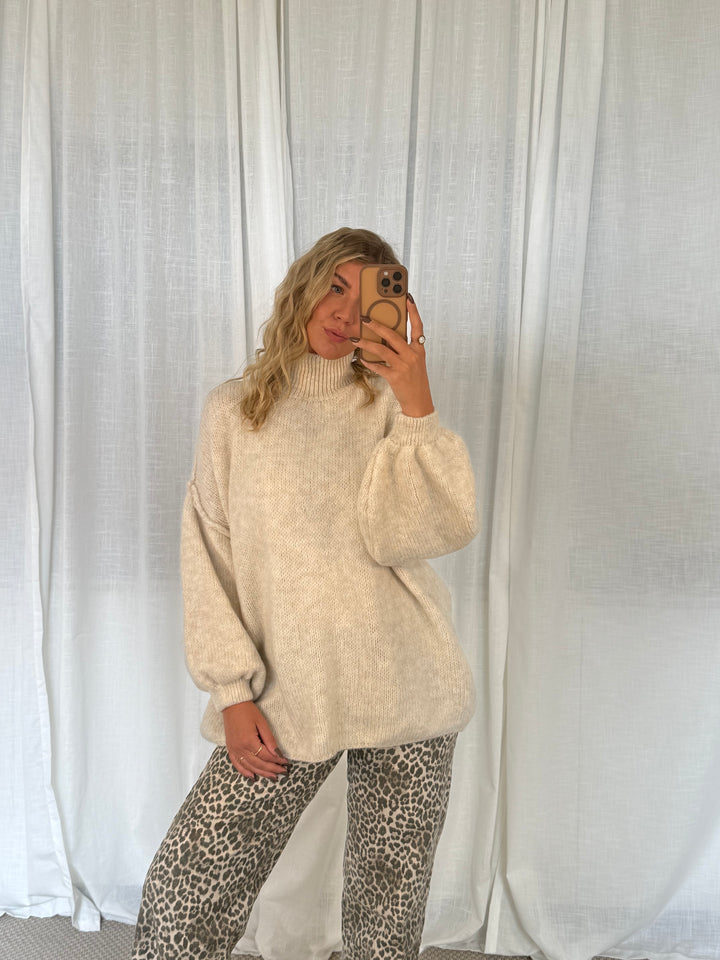 Pullover Fluffy mit Stehkragen – Cream