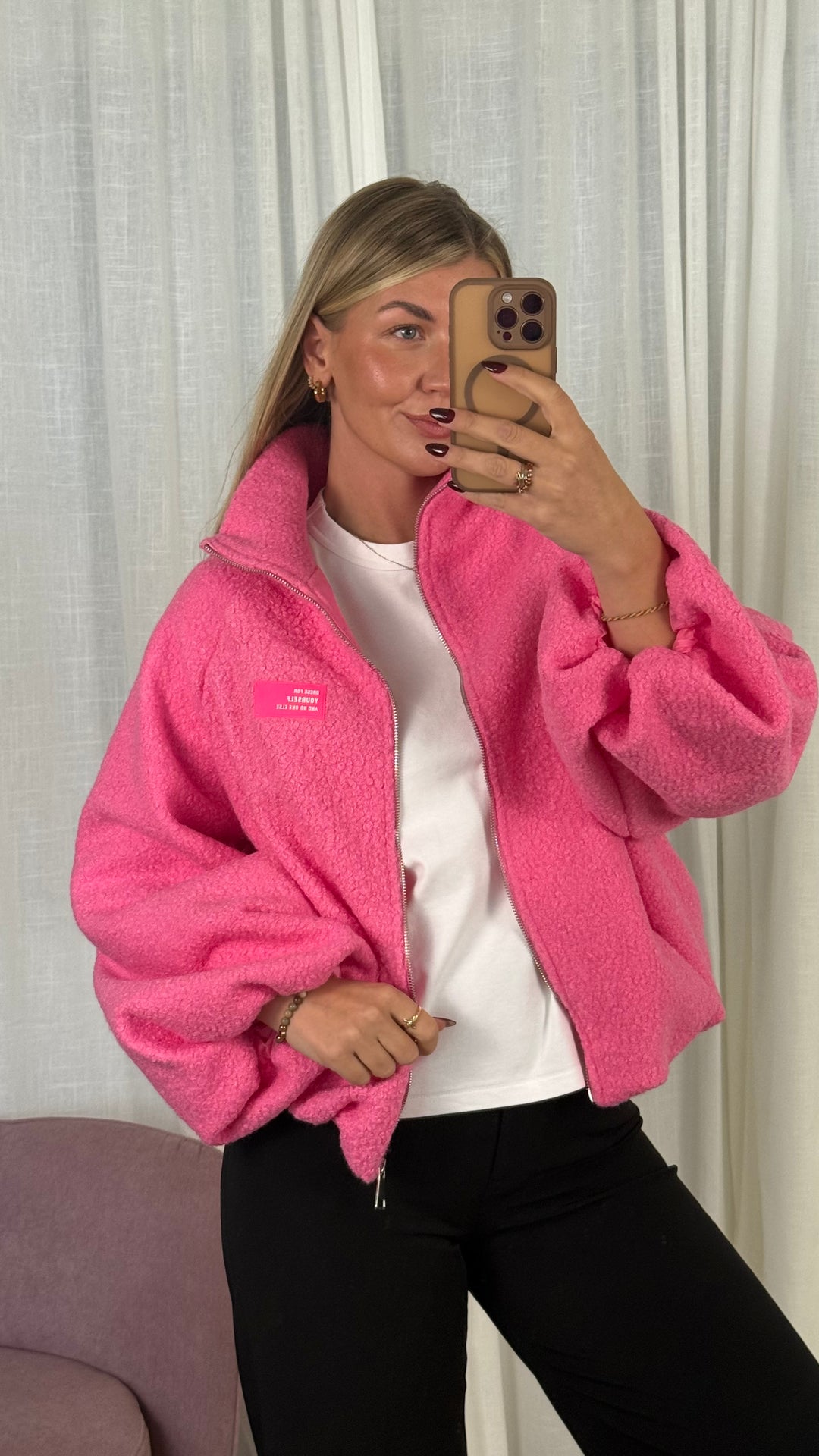 Kuschel Jacke mit Reißverschluss &amp; Patch - Pink