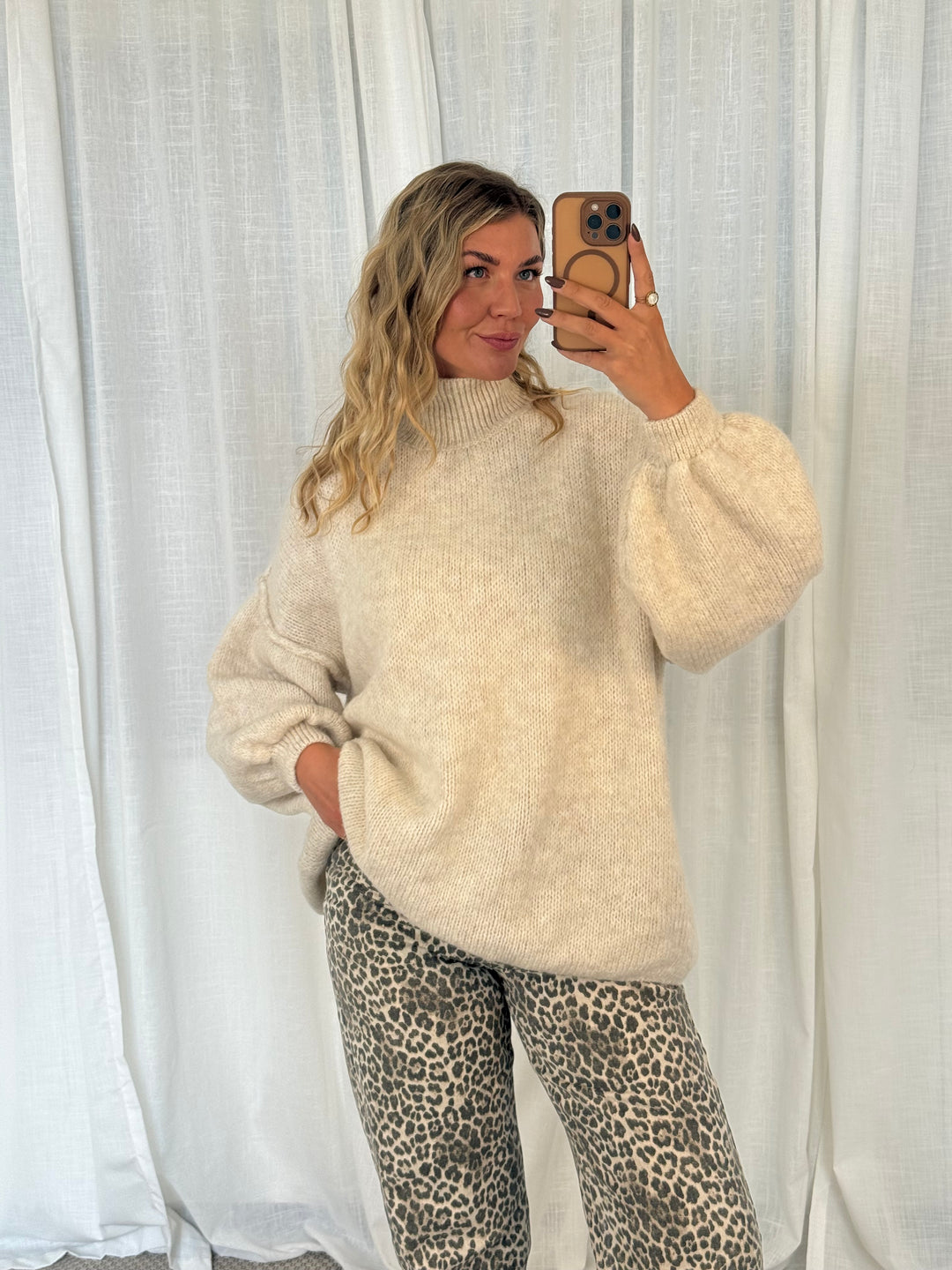 Pullover Fluffy mit Stehkragen – Cream