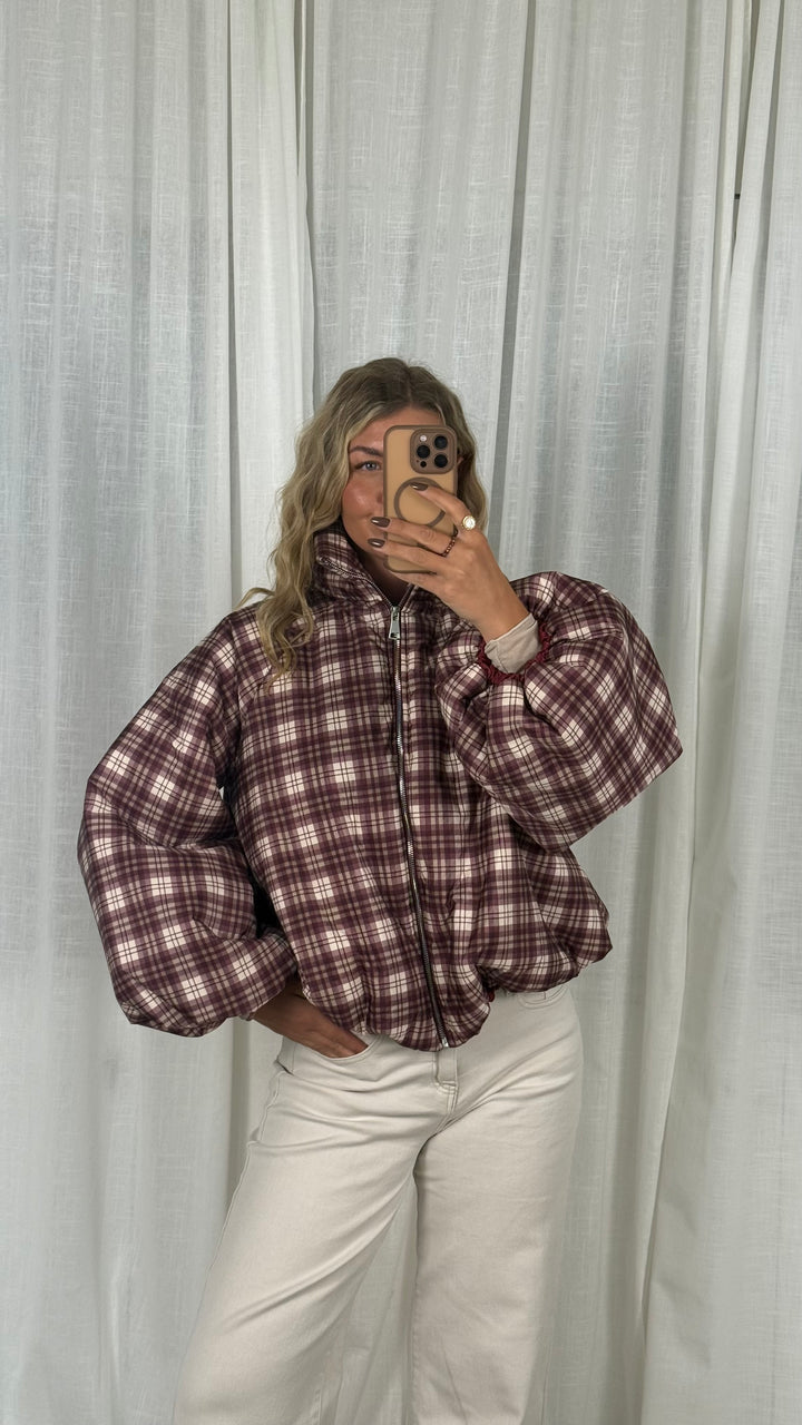Karo Puffy Jacket - Burgundy