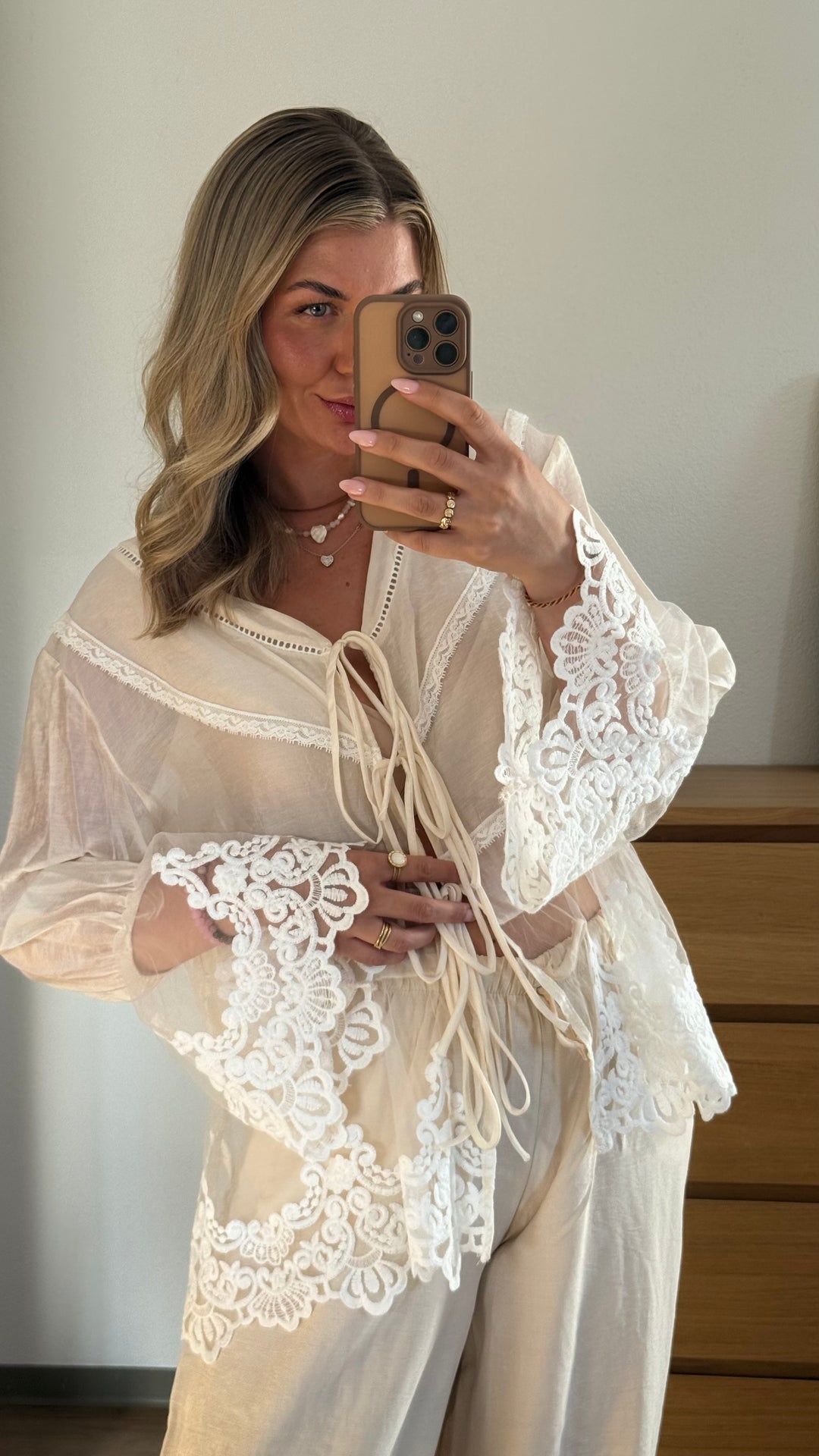 Spitzenbluse – Creme