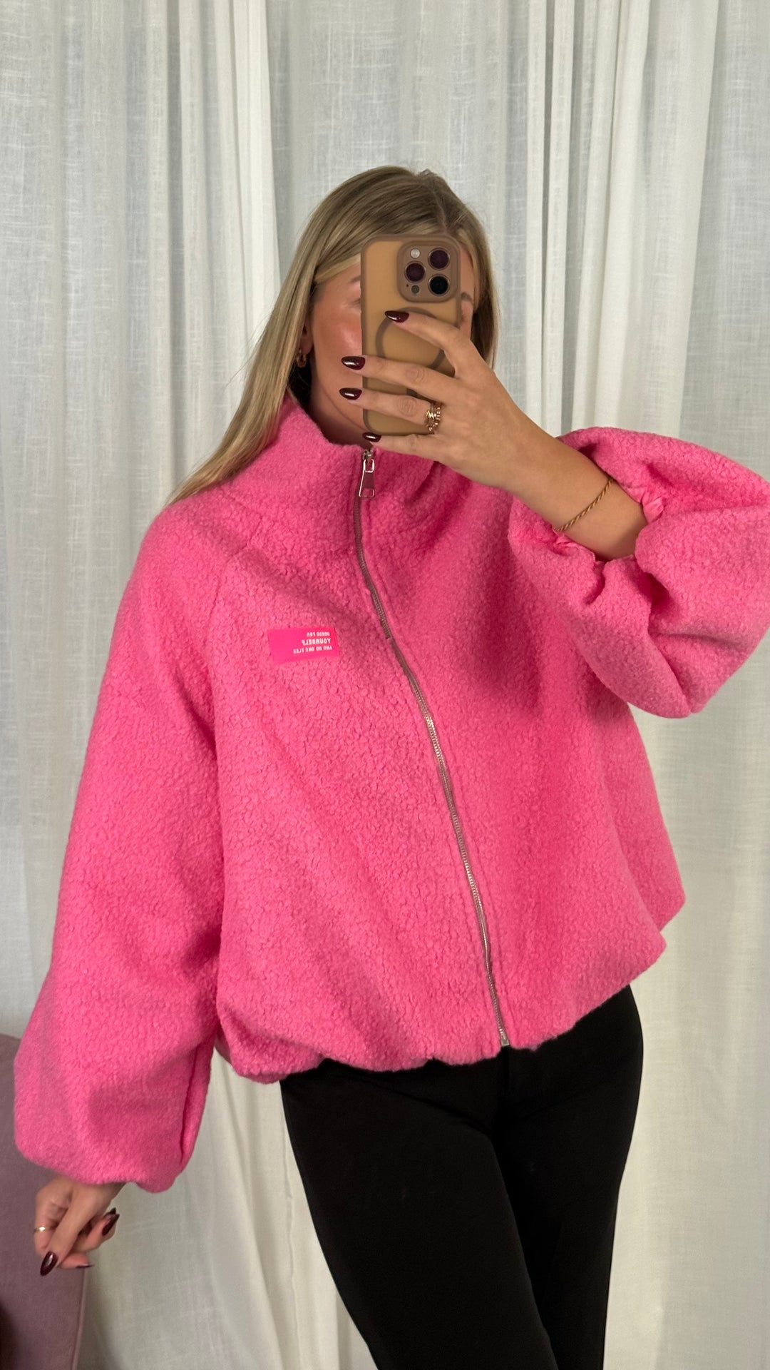 Kuschel Jacke mit Reißverschluss &amp; Patch - Pink