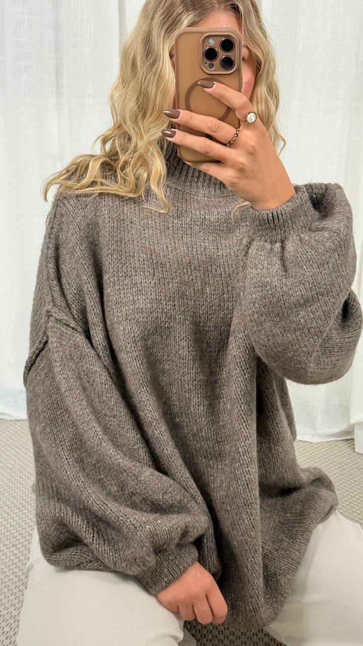 Pullover Fluffy mit Stehkragen – Taupe