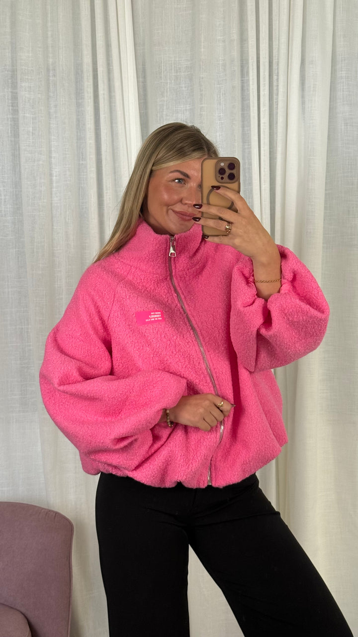 Kuschel Jacke mit Reißverschluss &amp; Patch - Pink