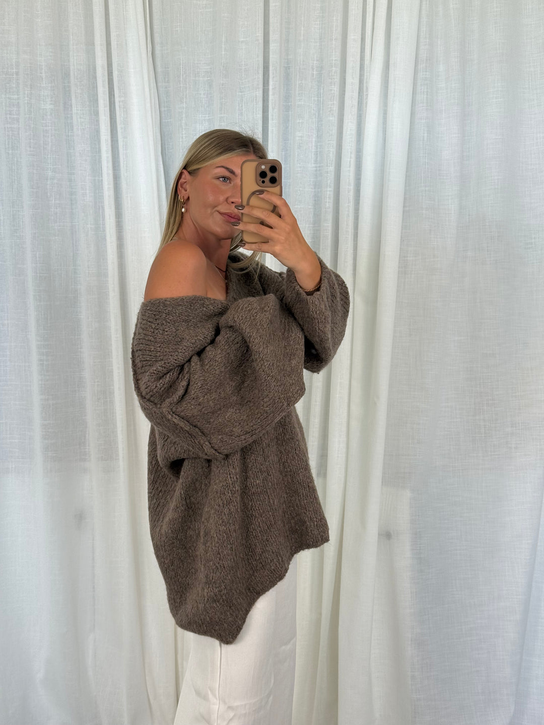 Pullover Fluffy Knit V - Dark Taupe