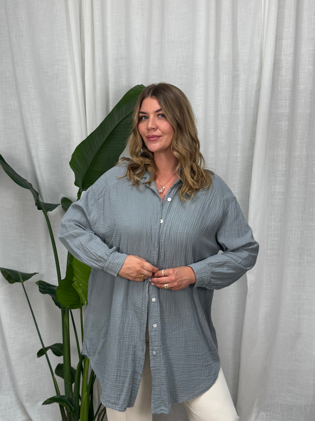 Musselin Bluse Maui - Lang in Grau