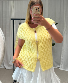 Strickweste Sterni – Butter Yellow