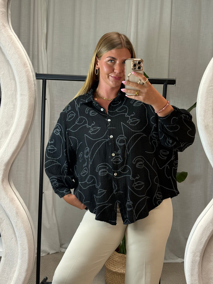 Musselin Bluse Faces - Kurz/Muster Schwarz