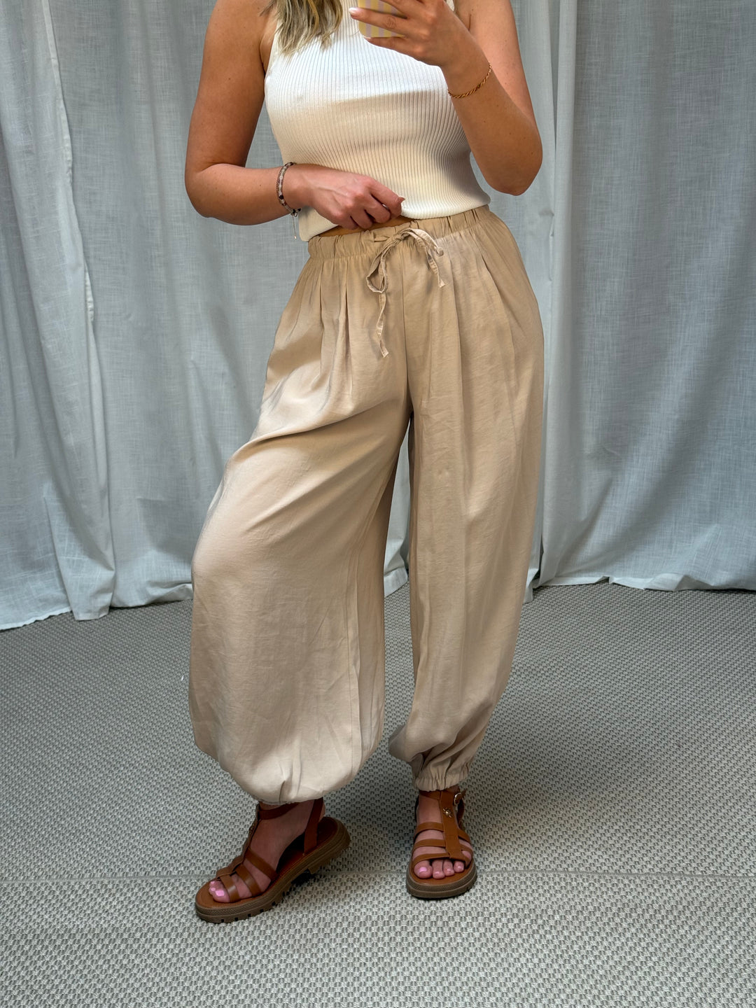 LOCKERE HOSE - BEIGE