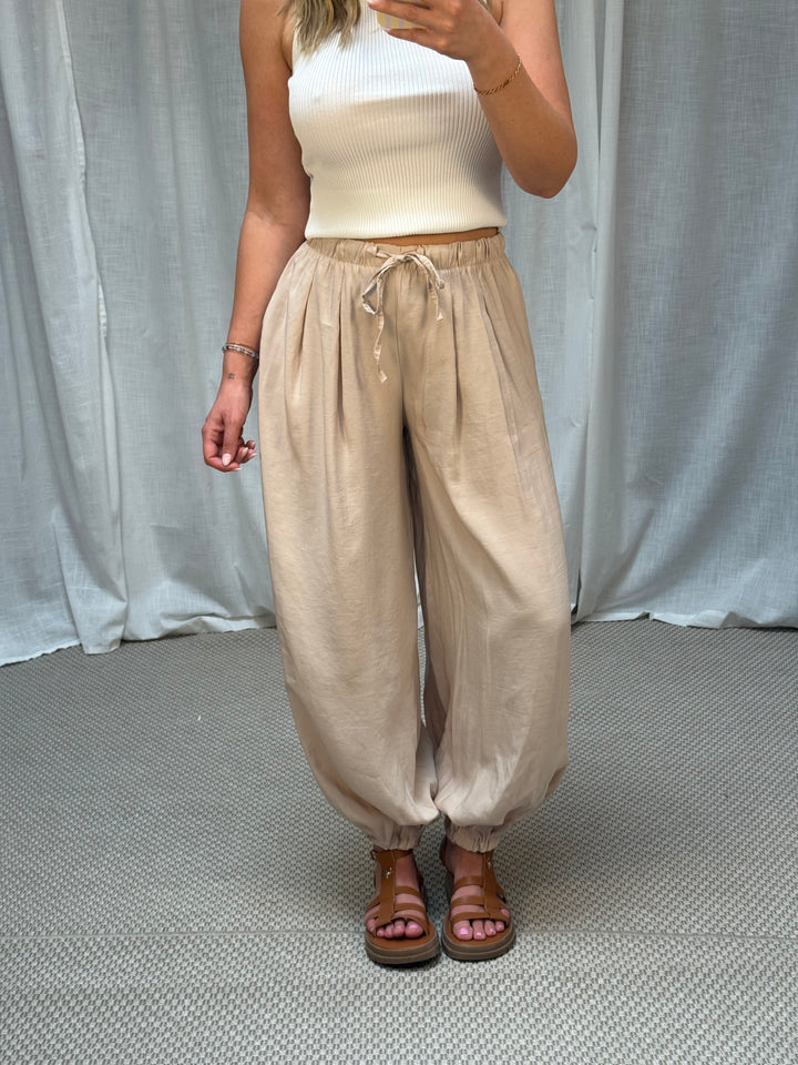 LOCKERE HOSE - BEIGE