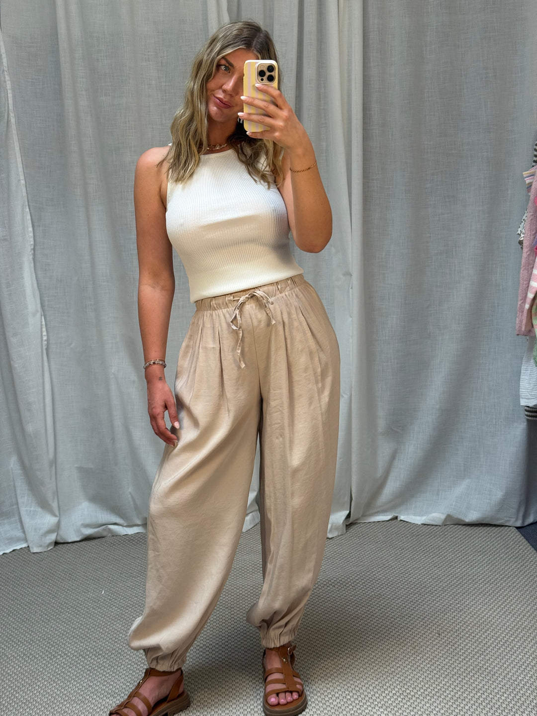 LOCKERE HOSE - BEIGE